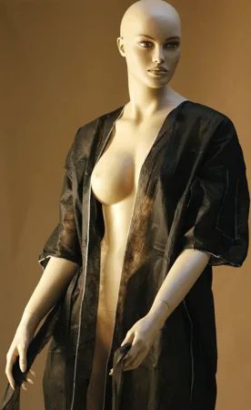 KIMONO NEGRO DESECHABLE - USO PROFESIONAL