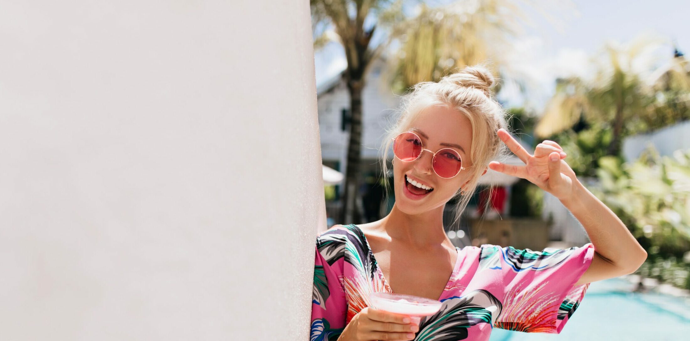 5 Tips para peluqueros: Cómo cuidar del cabello decolorado de tus clientes en verano